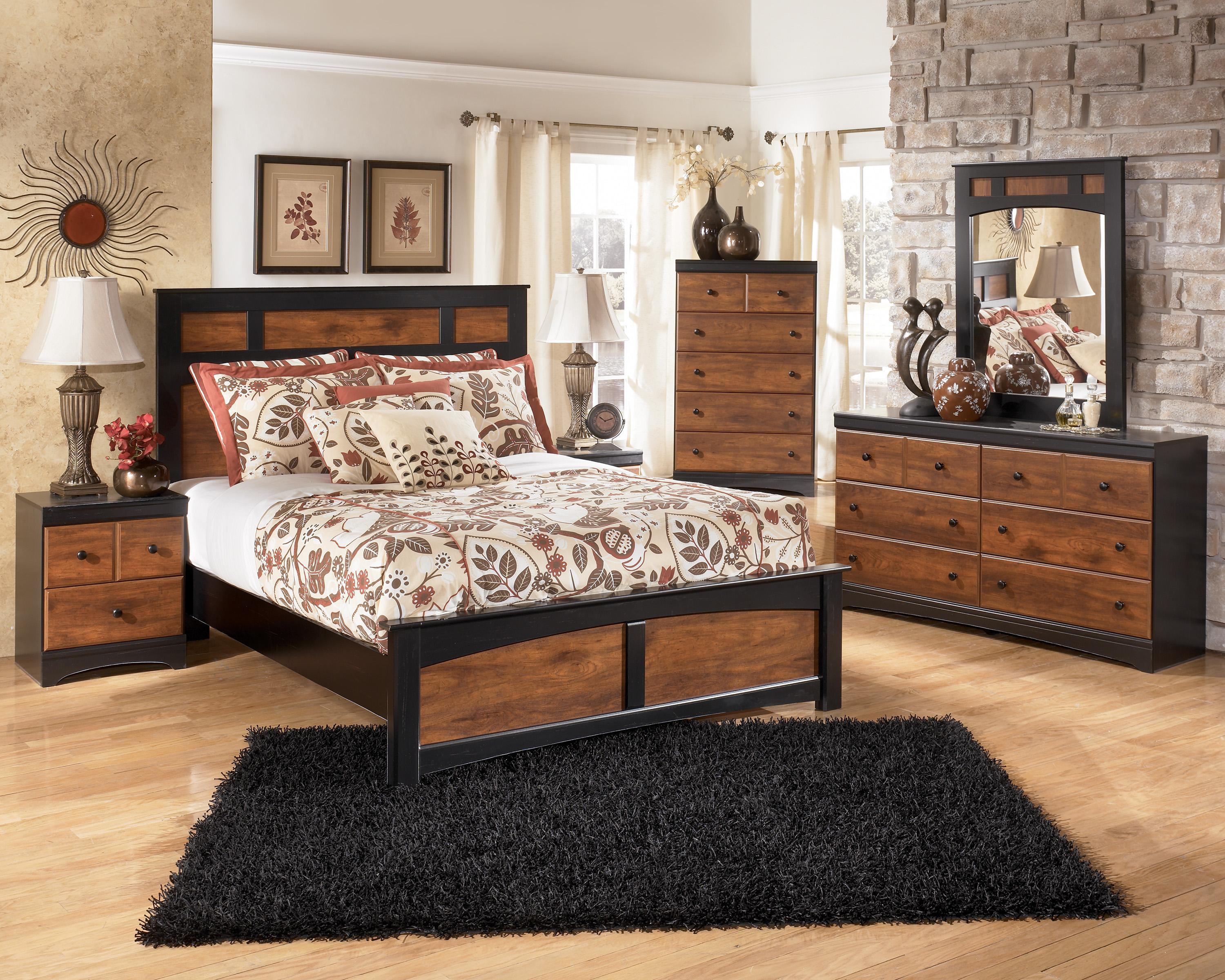 Ashley (Signature Design) Aimwell Two-Tone Finish Queen Panel Bed